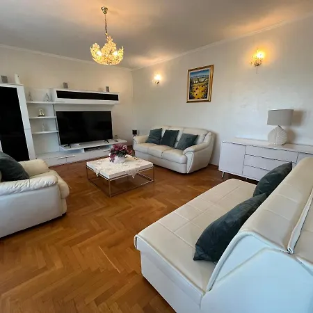 Korenic Villa *